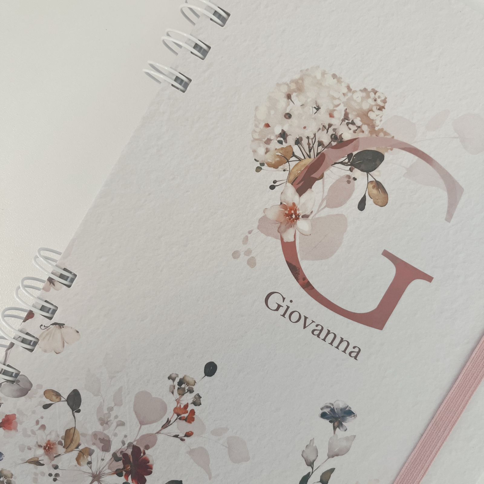 Caderno Personalizado com Letra e Nome - Imagem 3